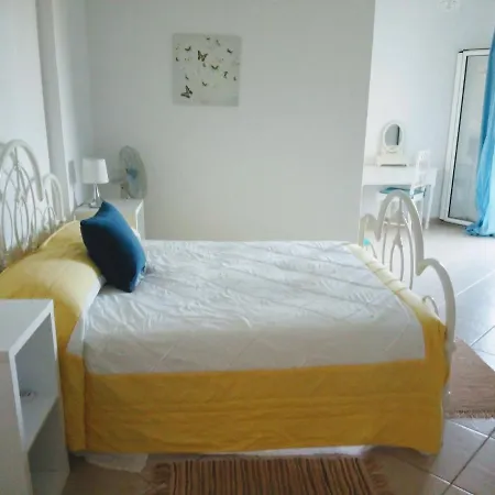 Iremia Villa *